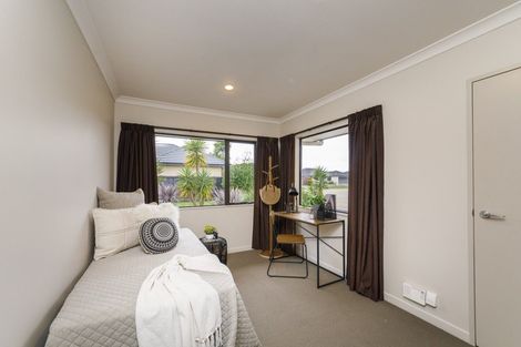 Photo of property in 5 Boronia Court, Milson, Palmerston North, 4414
