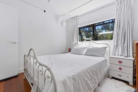 Photo of property in 352 Motutara Road, Muriwai, 0881