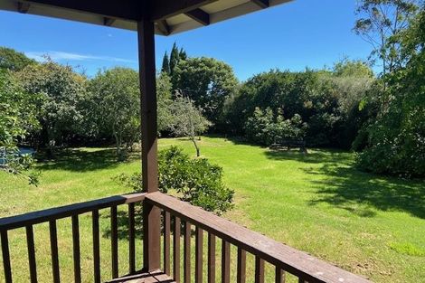 Photo of property in 18 School Road, Riverhead, 0820