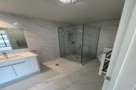 Photo of property in 14 Medallion Drive, Oteha, Auckland, 0632