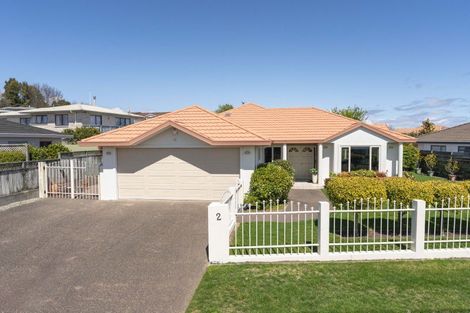 Photo of property in 2 Fairview Terrace, Waipahihi, Taupo, 3330