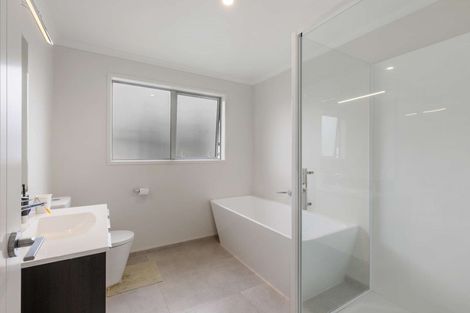 Photo of property in 49 Couldrey Crescent, Red Beach, 0932