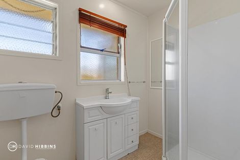 Photo of property in 2/16 Mannering Place, Hillcrest, Auckland, 0627