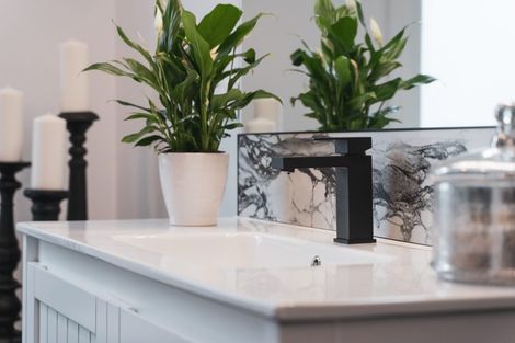 Photo of property in 12 Cross Street, Regent, Whangarei, 0112