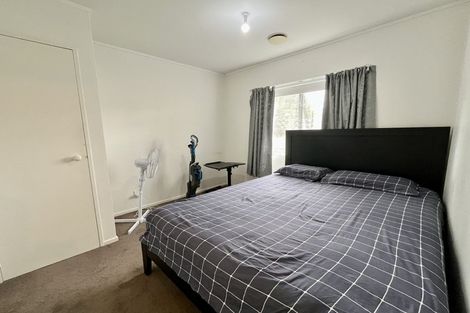 Photo of property in 1/95 Hobsonville Road, West Harbour, Auckland, 0618