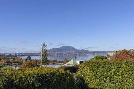 Photo of property in 2 Scenic Heights, Acacia Bay, Taupo, 3330