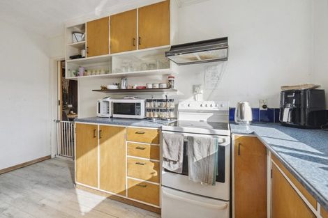 Photo of property in 114 Gloaming Hill, Titahi Bay, Porirua, 5022