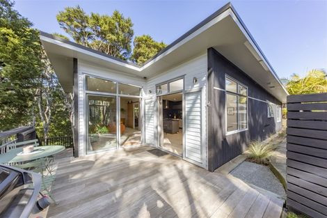 Photo of property in 196a Old Titirangi Road, Titirangi, Auckland, 0604