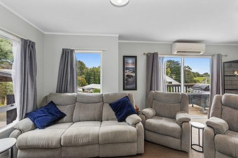 Photo of property in 1/19 Lilburn Crescent, Massey, Auckland, 0614