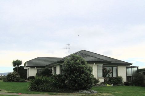 Photo of property in 2 Taranui Way, Paraparaumu Beach, Paraparaumu, 5032