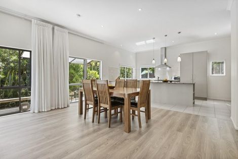 Photo of property in 232 Schnapper Rock Road, Schnapper Rock, Auckland, 0632