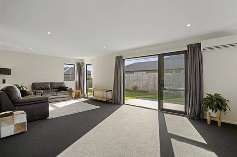 Photo of property in 55 Sequoia Way, Rangiora, 7400