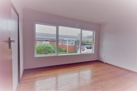 Photo of property in 2/18 Shakespeare Road, Milford, Auckland, 0620