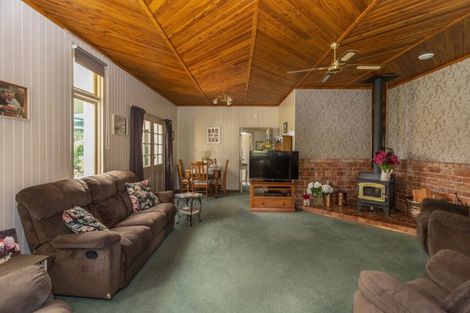 Photo of property in 42 Awamoa Road, Holmes Hill, Oamaru, 9401