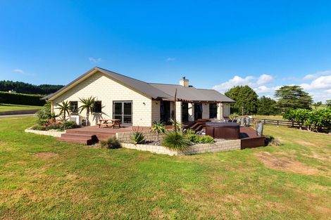 Photo of property in 58 Medhurst Road North, Bombay, 2675