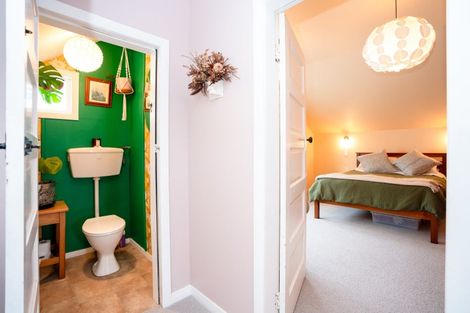 Photo of property in 40 Apu Crescent, Lyall Bay, Wellington, 6022