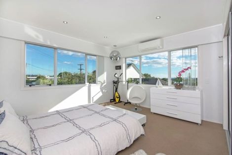 Photo of property in 132 Sandspit Road, Shelly Park, Auckland, 2014