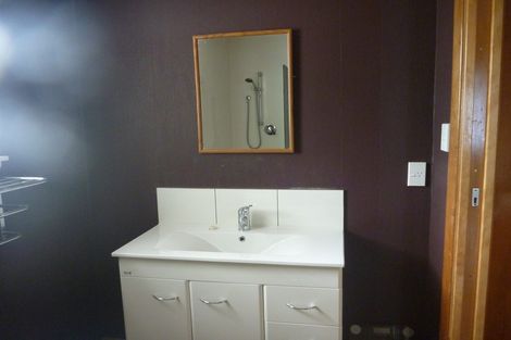 Photo of property in 19 Ilford Place, Awapuni, Palmerston North, 4412