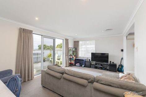 Photo of property in 182 Major Drive, Kelson, Lower Hutt, 5010
