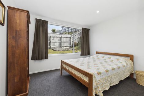 Photo of property in 3 Kaweka Close, Aotea, Porirua, 5024