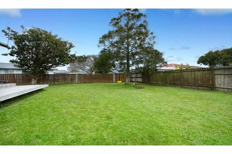 Photo of property in 99 Bruce Mclaren Road, Henderson, Auckland, 0612
