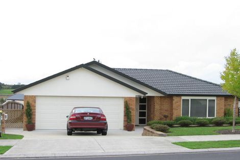 Photo of property in 8 Toledo Avenue, Henderson, Auckland, 0612