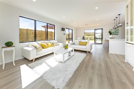 Photo of property in 16 Hutukawa Drive, Beachlands, Auckland, 2018