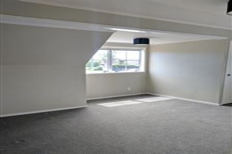 Photo of property in 1/52 Milford Road, Milford, Auckland, 0620