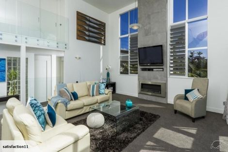 Photo of property in 15 Courtneys, West Harbour, Auckland, 0618