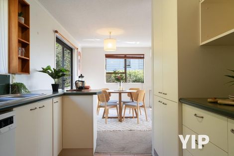 Photo of property in 44 Colchester Crescent, Newlands, Wellington, 6037