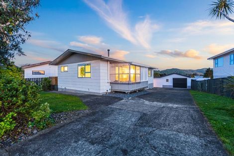 Photo of property in 3 Toporoa View, Ascot Park, Porirua, 5024