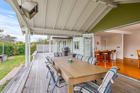 Photo of property in 53 Motu Road, Kumeu, 0891
