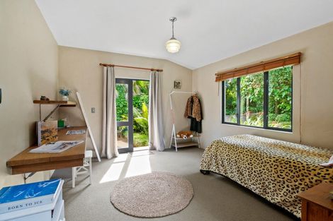 Photo of property in 7-9 Mace Terrace, Oakura, 4314