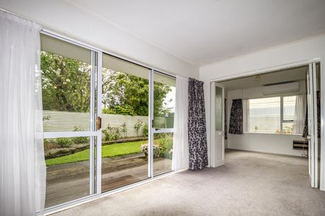 Photo of property in 33 Hereford Street, West End, Palmerston North, 4410