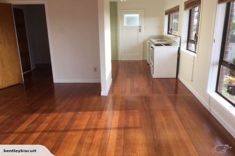 Photo of property in 105 Sylvan Avenue, Northcote, Auckland, 0627