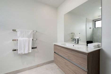 Photo of property in 15 Stackbrae Avenue, Wanaka, 9305