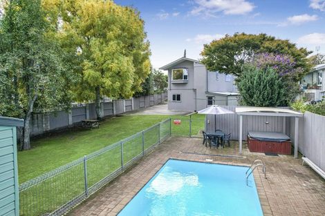 Photo of property in 17 Queenwood Avenue, Queenwood, Hamilton, 3210
