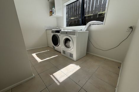 Photo of property in 20 Wallace Road, Ranui, Auckland, 0612