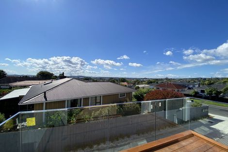 Photo of property in 6c Tiroroa Avenue, Te Atatu South, Auckland, 0610