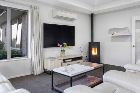 Photo of property in 4 Sutherland Drive, Kaiapoi, 7630