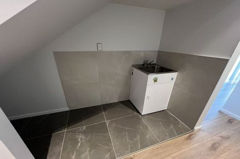 Photo of property in 87 Bordeaux Parade, Te Atatu South, Auckland, 0610