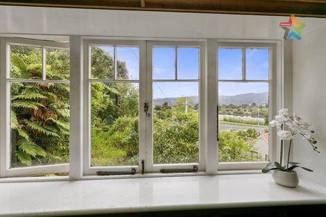 Photo of property in 261 Grounsell Crescent, Belmont, Lower Hutt, 5010