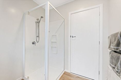 Photo of property in 258 Main North Road, Redwood, Christchurch, 8051