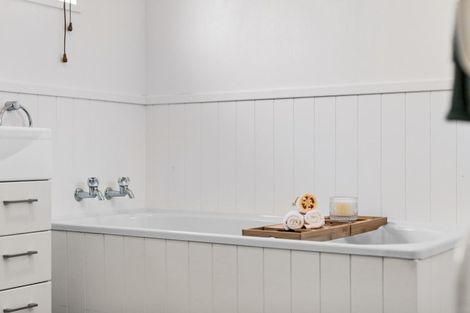 Photo of property in 35 Oregon Drive, Kelvin Heights, Queenstown, 9300