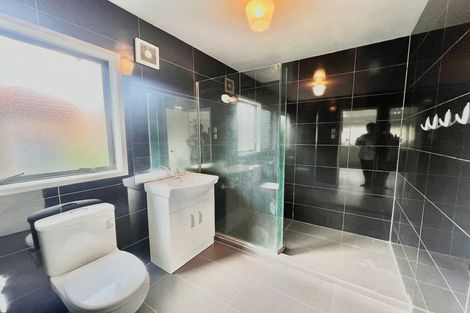 Photo of property in 20 Caspian Close, New Lynn, Auckland, 0600