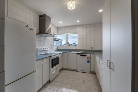 Photo of property in 25 Spinnaker Drive, Te Atatu Peninsula, Auckland, 0610