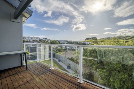 Photo of property in 12 Pendennis Point, Camborne, Porirua, 5026