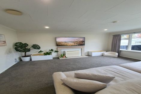 Photo of property in 1/15 Dunedin Street, Redwood, Christchurch, 8051