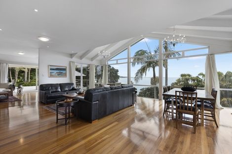 Photo of property in 100 Cornwallis Road, Cornwallis, Auckland, 0604