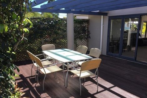 Photo of property in 37a Parr Terrace, Castor Bay, Auckland, 0620
